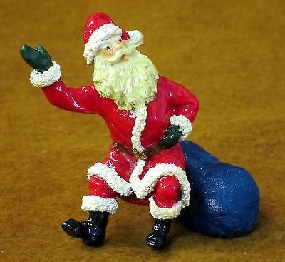 Kit# 9600 - Seated Santa on toy sack