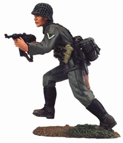 Kit# 9659 - German Running Firing MP40 WWII