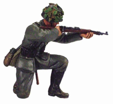 Kit# 9655 - German Kneeling Firing WWII